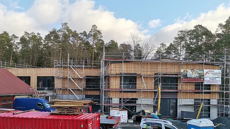 Modernes Bürogebäude der W.E.T. GmbH in Kasendorf